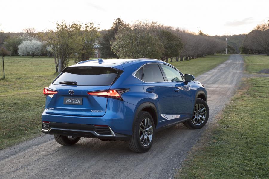  Lexus NX300h 2017 года  (AU) (фото 9 из 20)